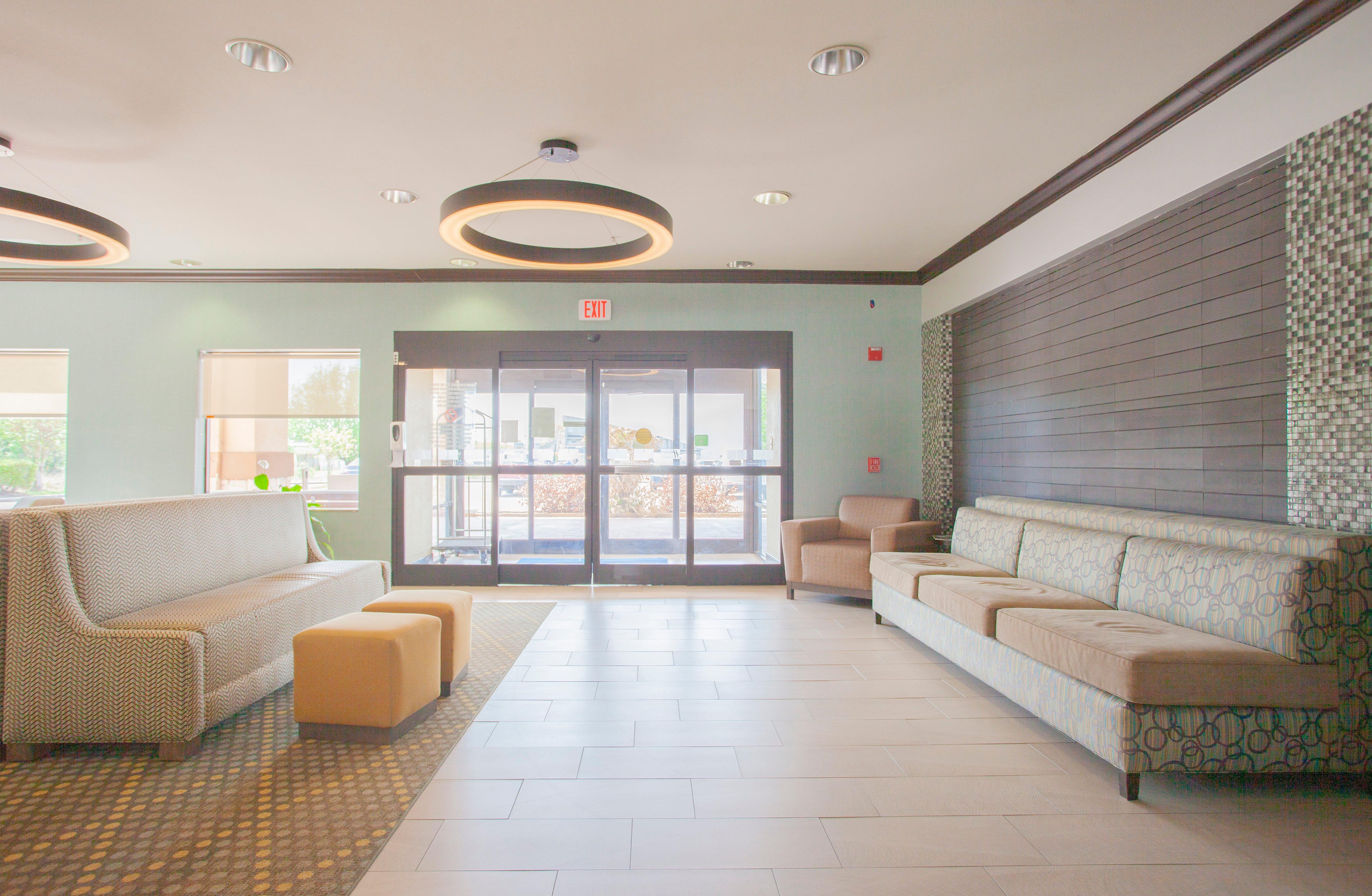 Holiday Inn & Suites Spring - The Woodlands Exterior photo